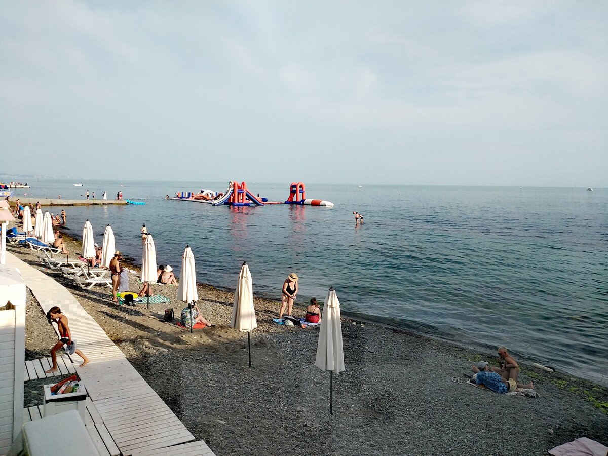 Июньские пляжи Сочи. Фото автора