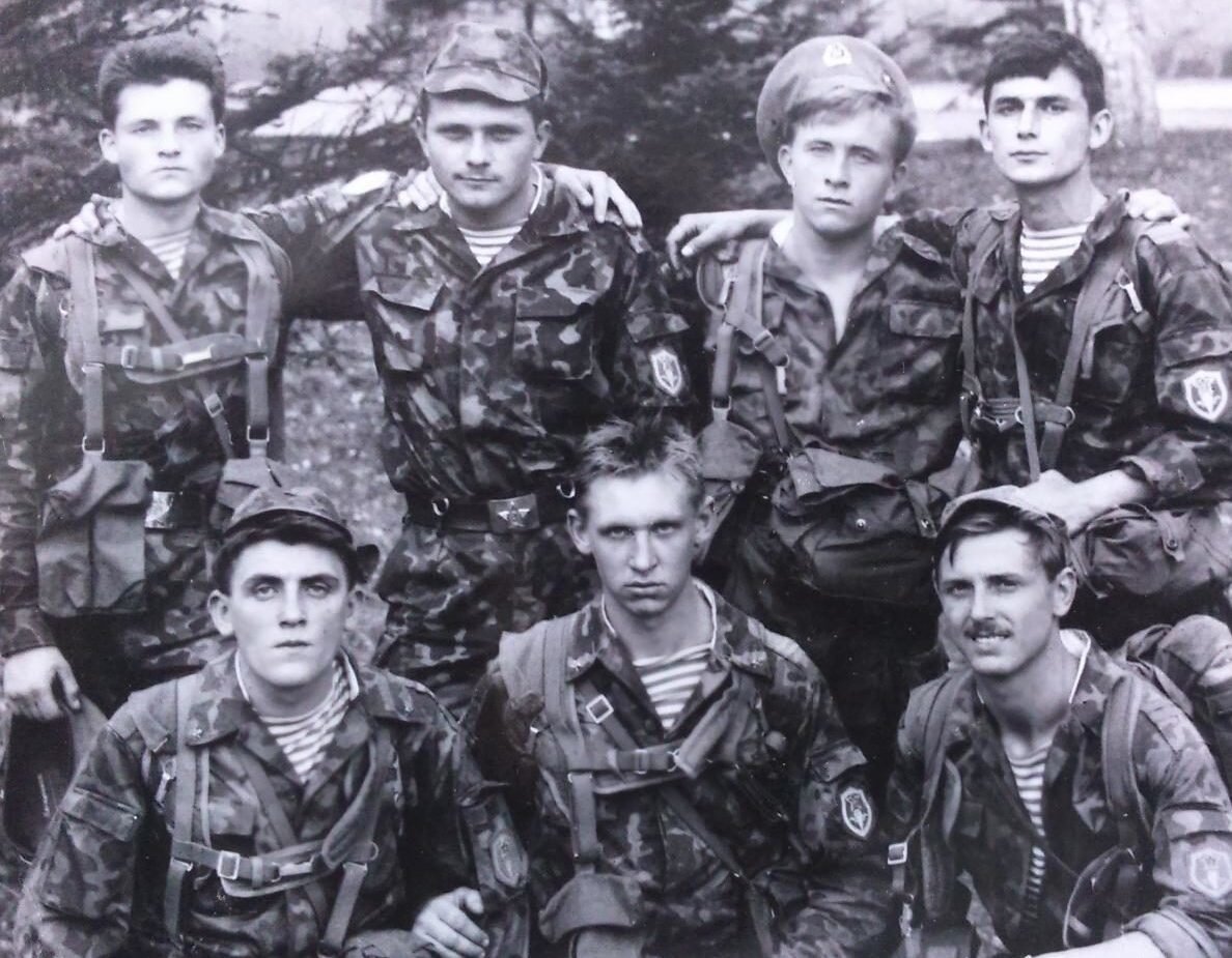 Советские десантники. 39 ДШБ. Автор в первом ряду по центру