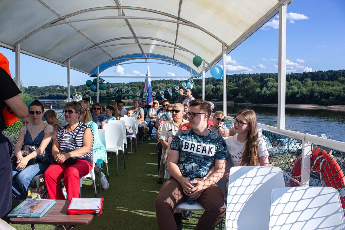 Верхняя палуба теплохода "Иван Ципулин".