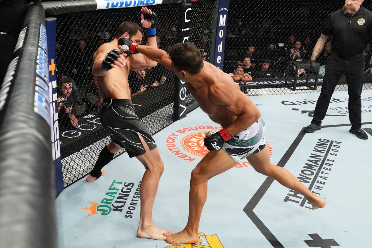 Коста в атаке.  фото: картинки  яндекса. 