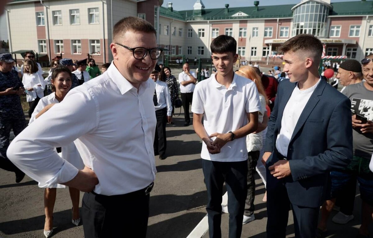    Губернатор Челябинской области Алексей Текслер (слева)  Управление пресс-службы и информации правительства Челябинской области