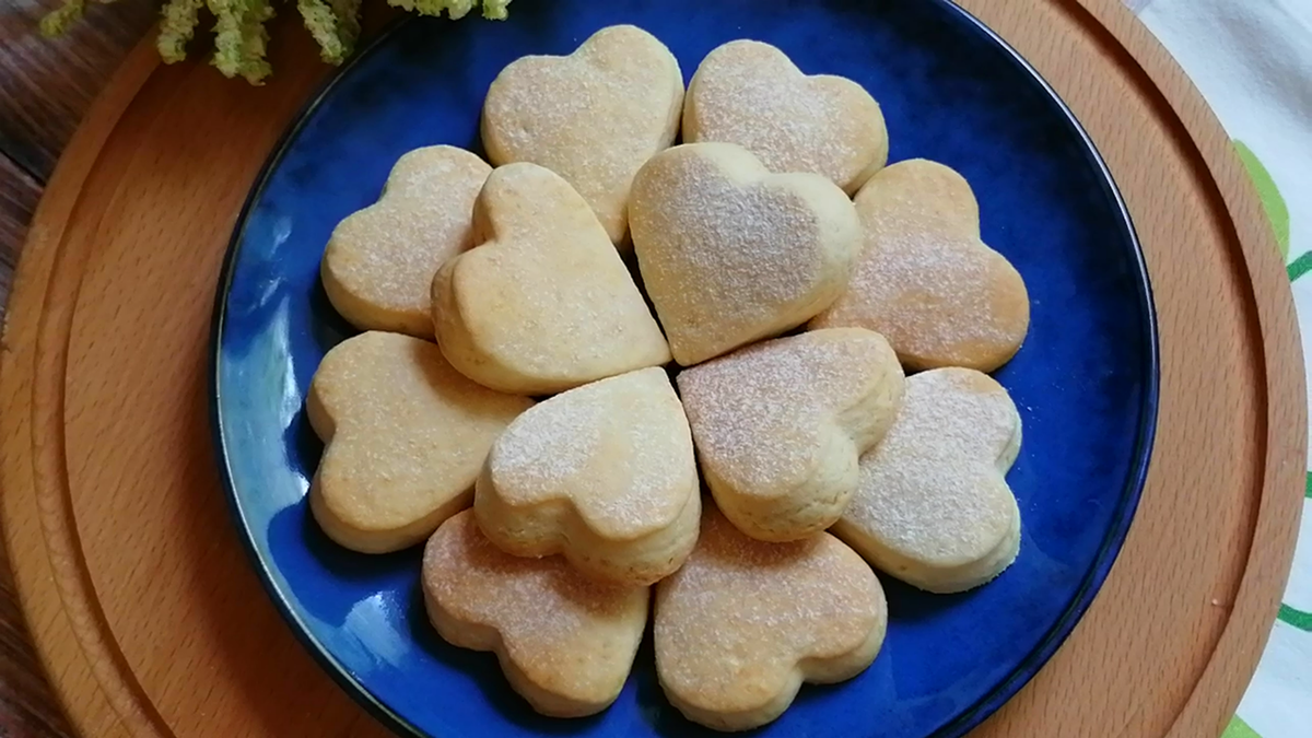 Песочное печенье на маргарине и сметане (мягкое)