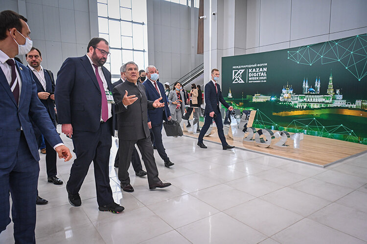    На сегодня уже 5 тыс. участников зарегистрировались, чтобы посетить 120 мероприятий по 10 направлениям, на которых будут выступать более 865 спикеров