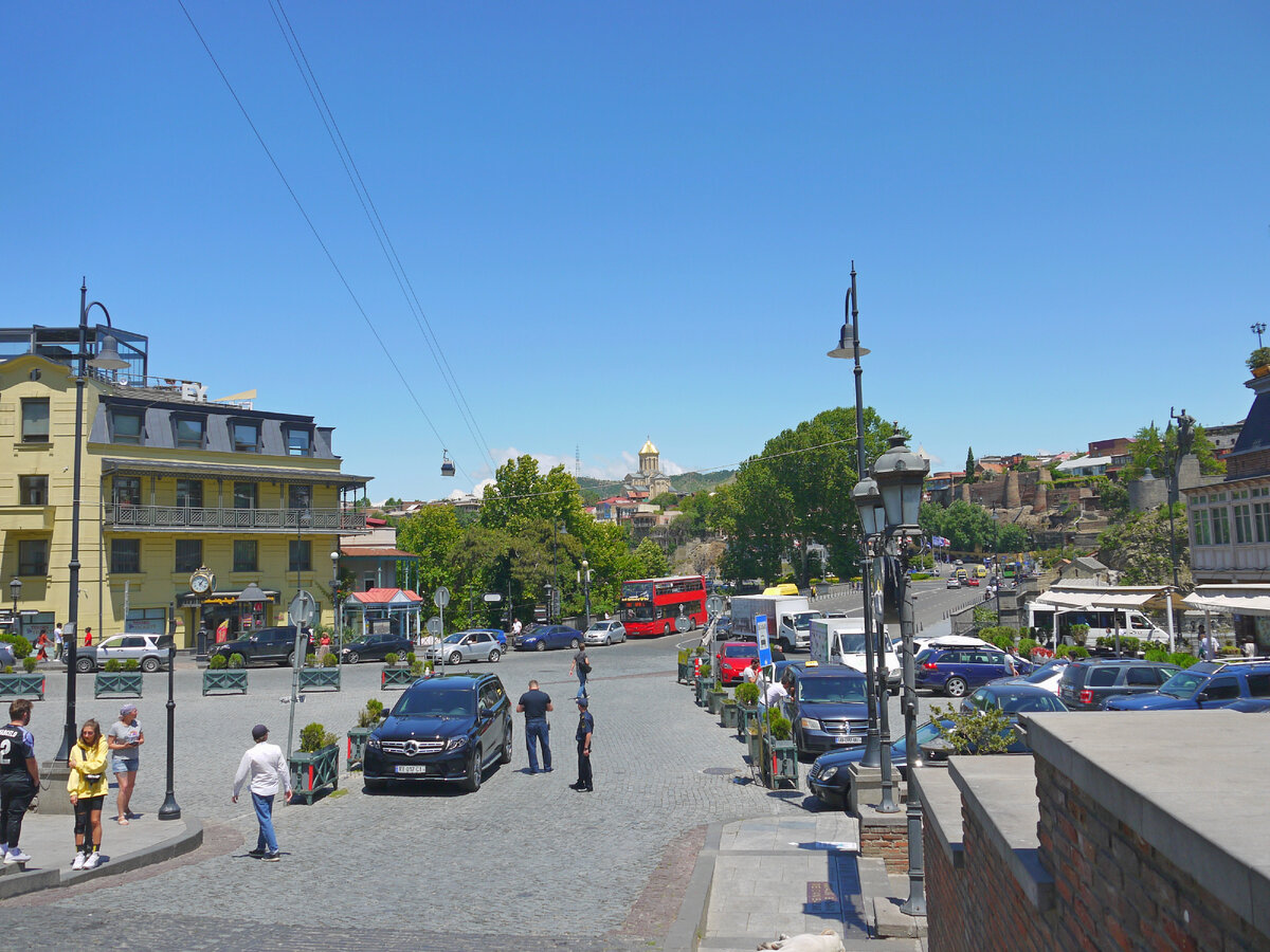 Площадь, с которой началась прогулка