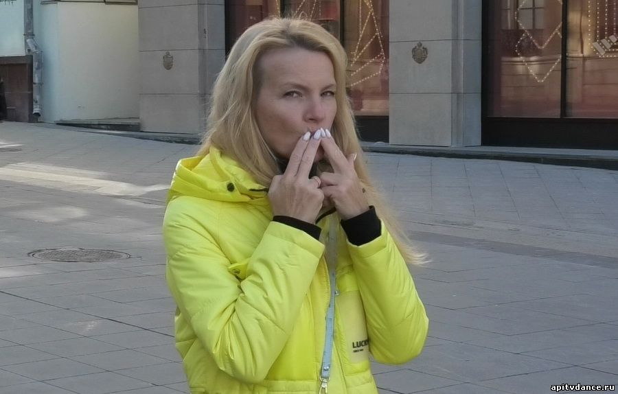 Светлана Мельникова: "Танцуйте без перерыва, танцуйте нон-стоп!" 
Dance Non-Stop! 