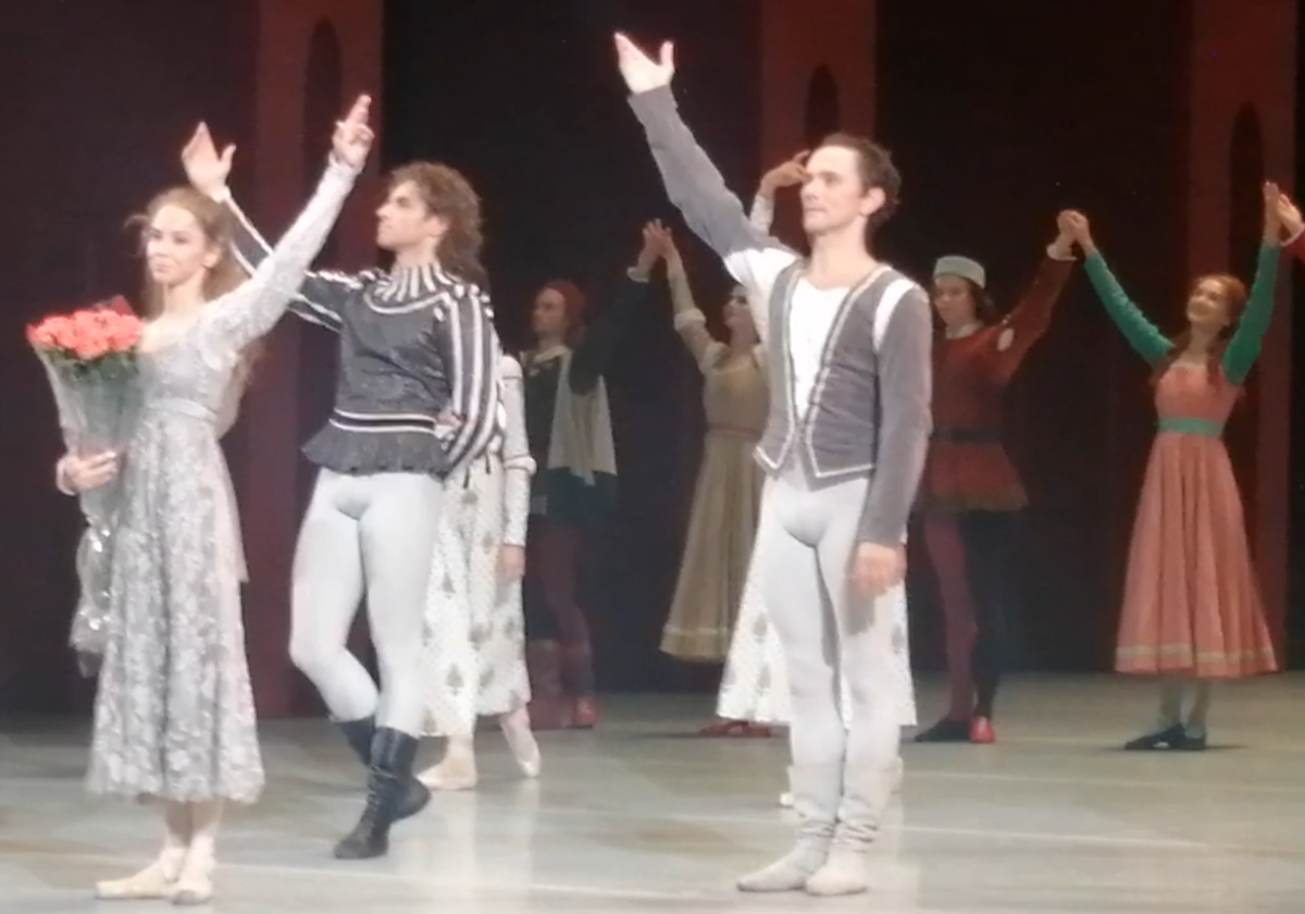 Джульетта - Анастасия Сташкевич, Меркуцио - Игорь Цвирко, Ромео - Вячеслав Лопатин.