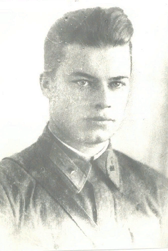 Летчик 4-й эскадрильи 67-го ИАП лейтенант Николай Моисеевич Ермак, около полудня 22.06.41г. уничтоживший РС два румынских бомбардировщика PZL-37 «ЛОСЬ».