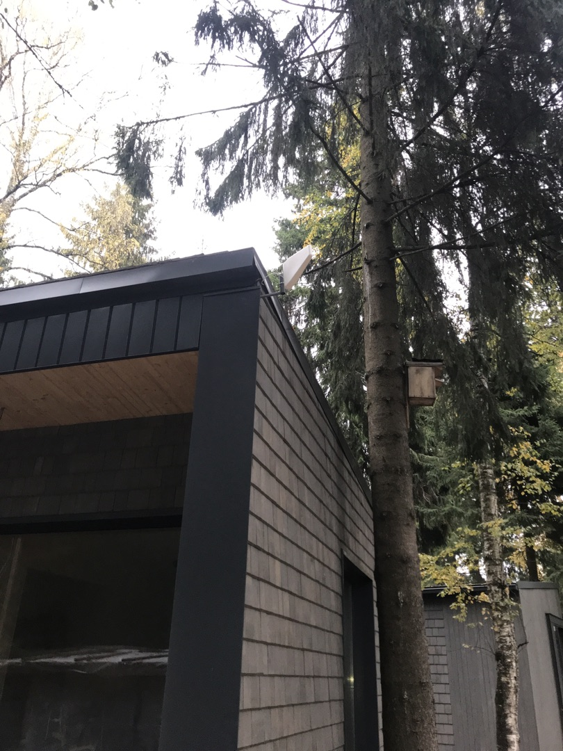 Внешнюю антенну установили на максимально высоком месте.  