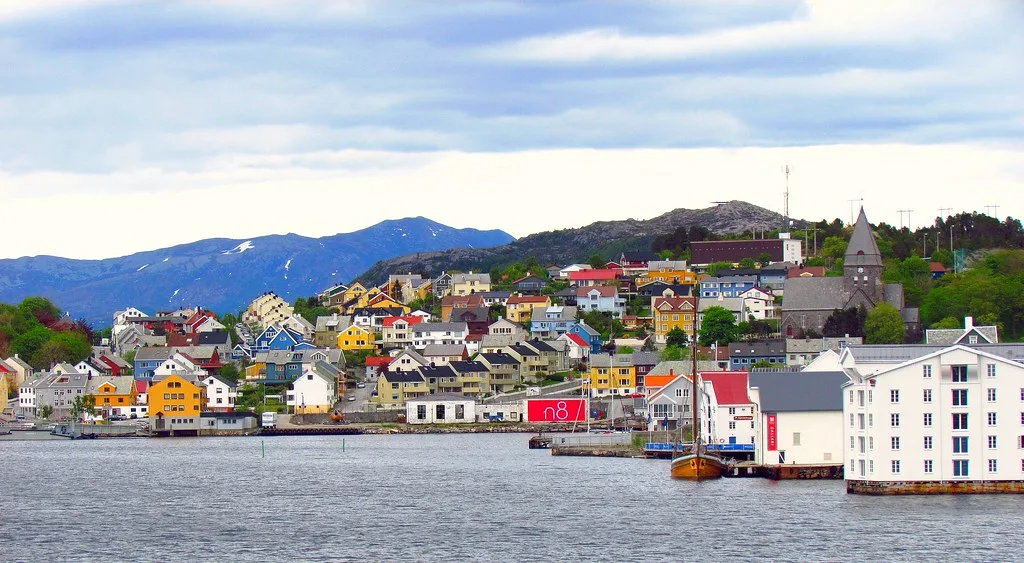 Почему норвежцы красят дома в красный цвет | Открытый путь | Дзен