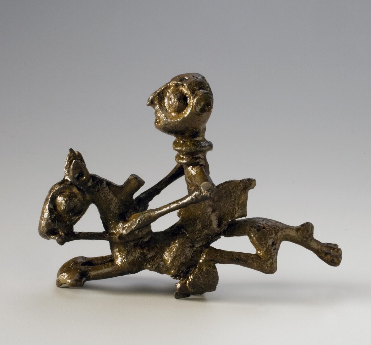 Скифская фигурка всадника V-IV вв. до н.э. Создана из бронзы литьем. Фото www.hermitagemuseum.org 