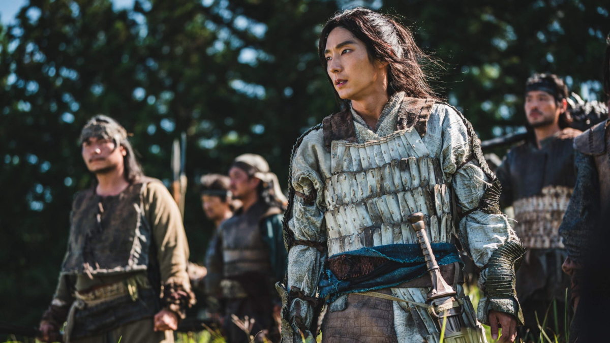 Фото из дорамы «Хроники Асдаля 2», которые показал tvN