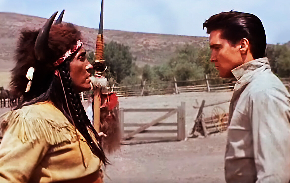 1960 г., 20th Century Fox. Вестерн.
Режиссер Дон Сигел
Сценарий Клэр Хаффакер, Наннэлли Джонсон
Продюсер Дэвид Вейсбарт
Оператор Чарльз Дж. Кларк. Композитор Сирил Дж. Мокридж, Ирвинг Герц.
В главных ролях:  Элвис Пресли, Барбара Иден, Стив Форрест, Долорес дель Рио, Джон Макинтайр.
