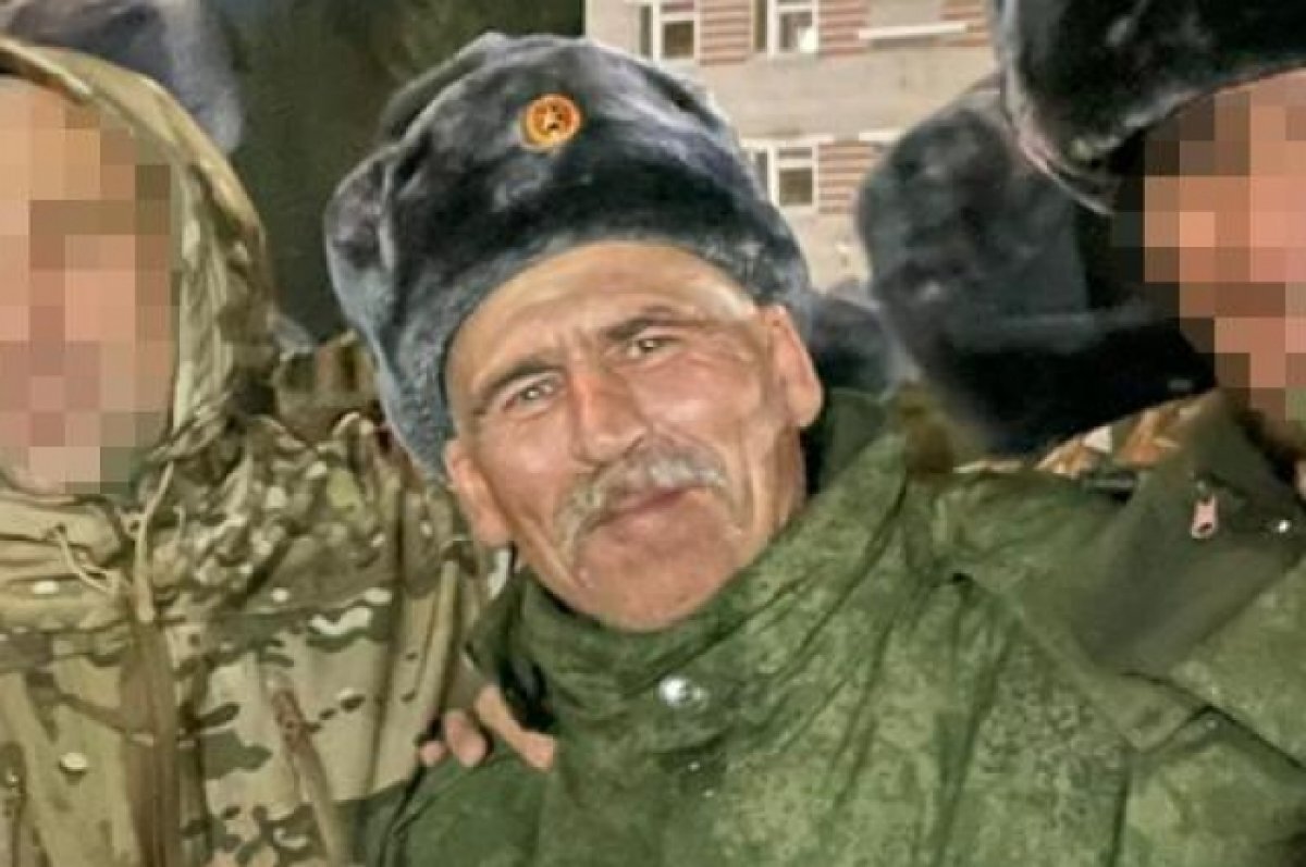    Хотел «прикрыть» молодых. Многодетный сибиряк умер на руках у брата на СВО
