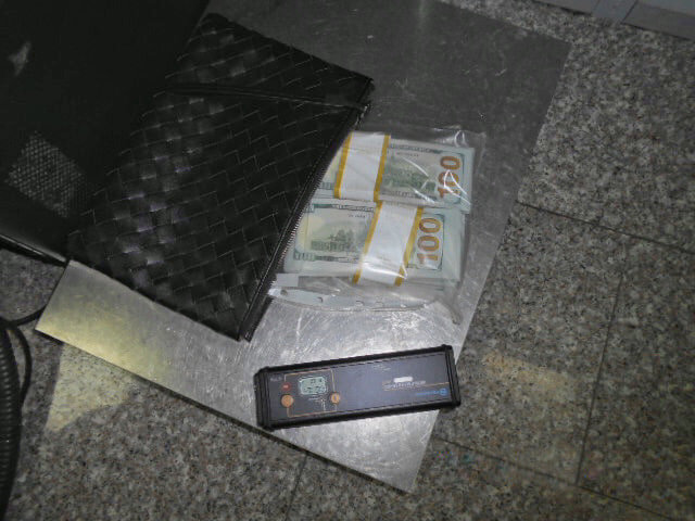    В аэропорту Оренбурга задержали пассажира с крупной суммой незадекларированных долларов Андрей Севостьянов