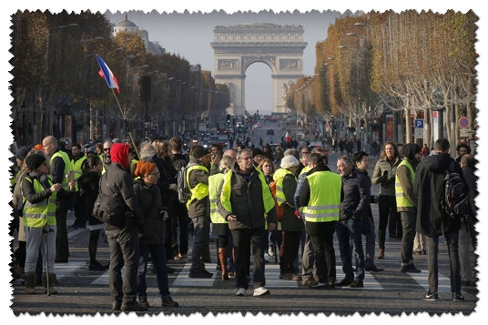 Начало акции «желтых жилетов».