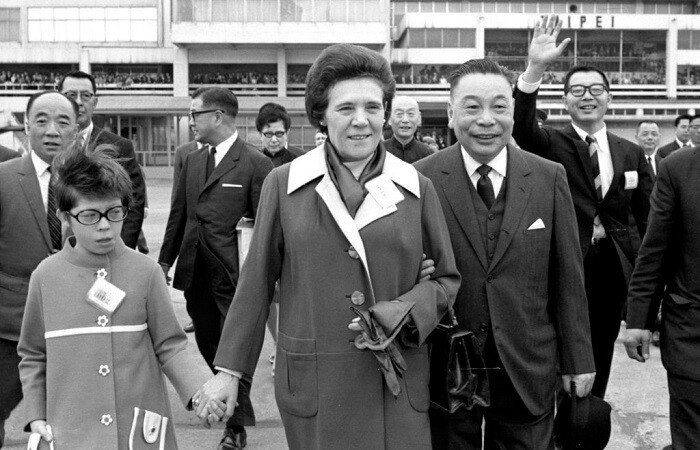 Как русская девушка Фаина с "Уралмаша" стала женой президента Тайваня