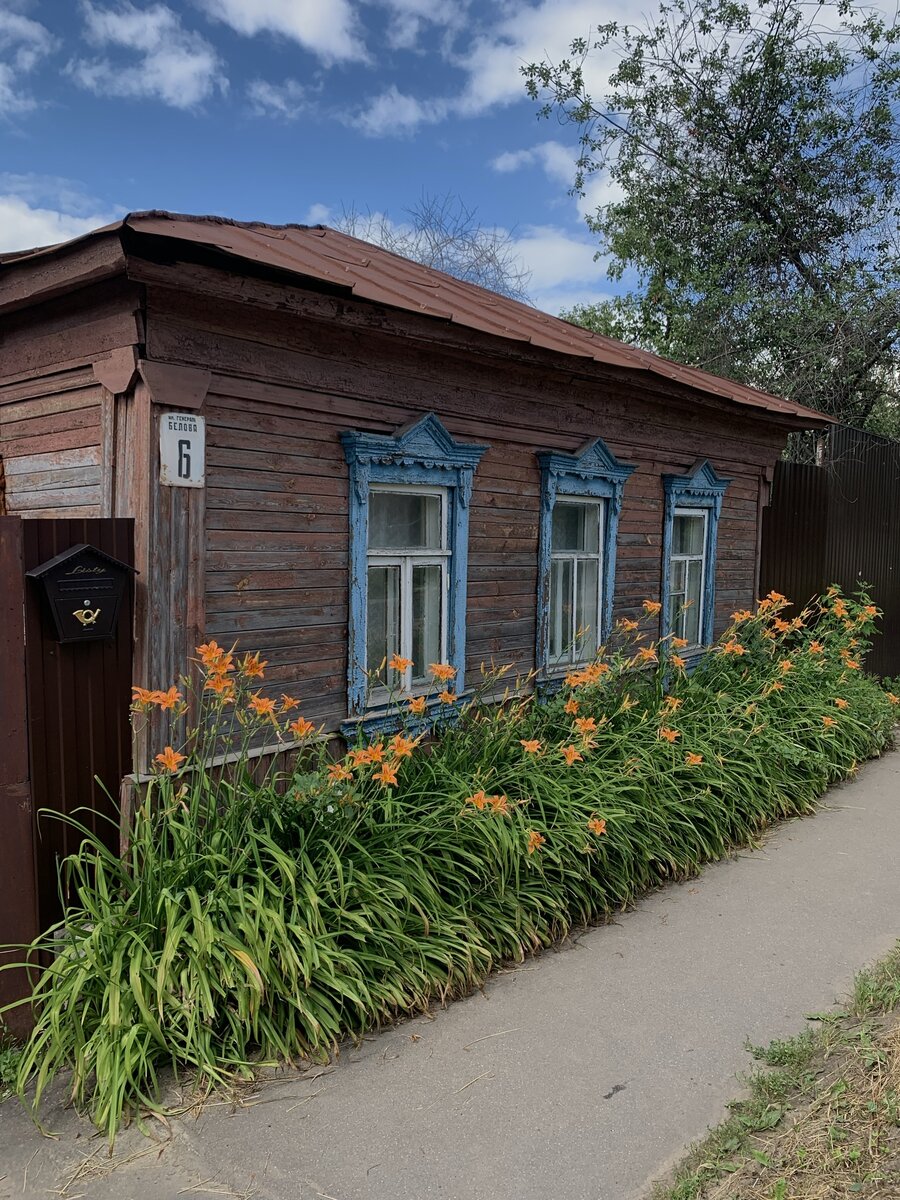 Деревянные дома с уникальной резьбой