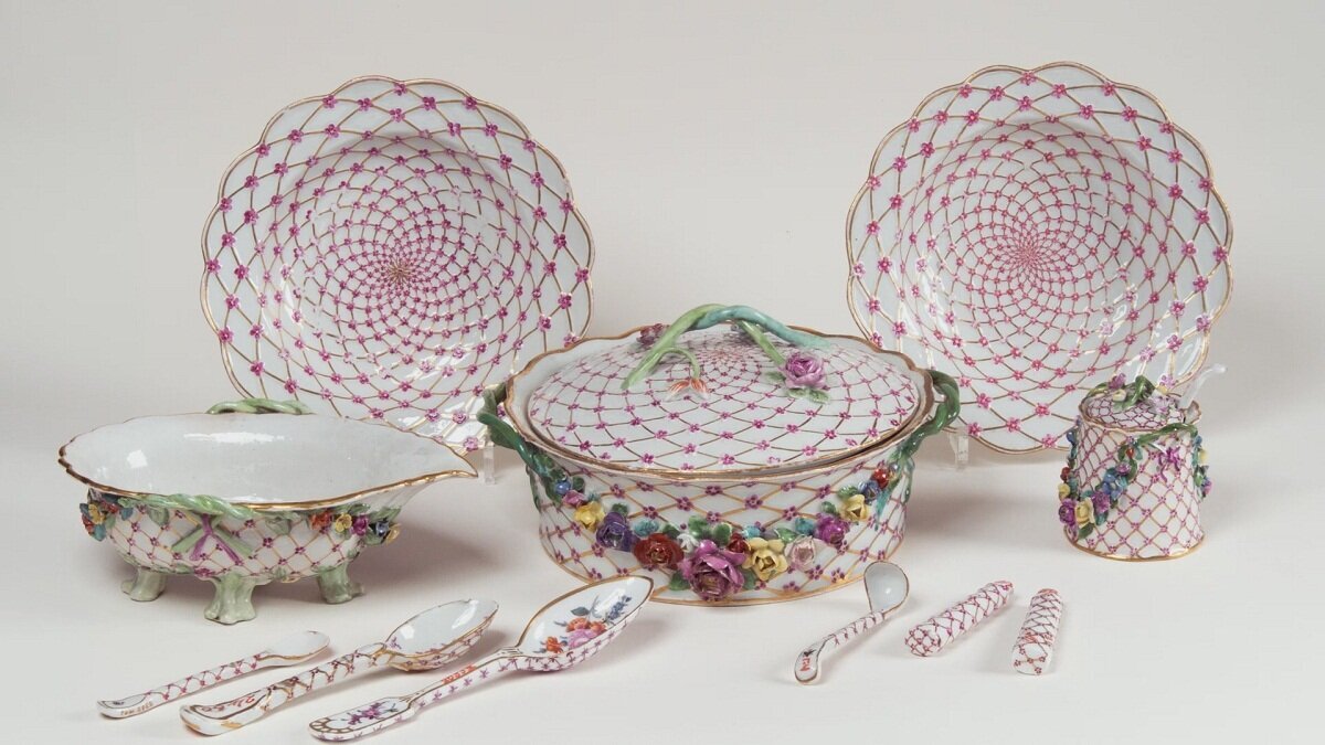 Фото из интернета. Сервиз собственный