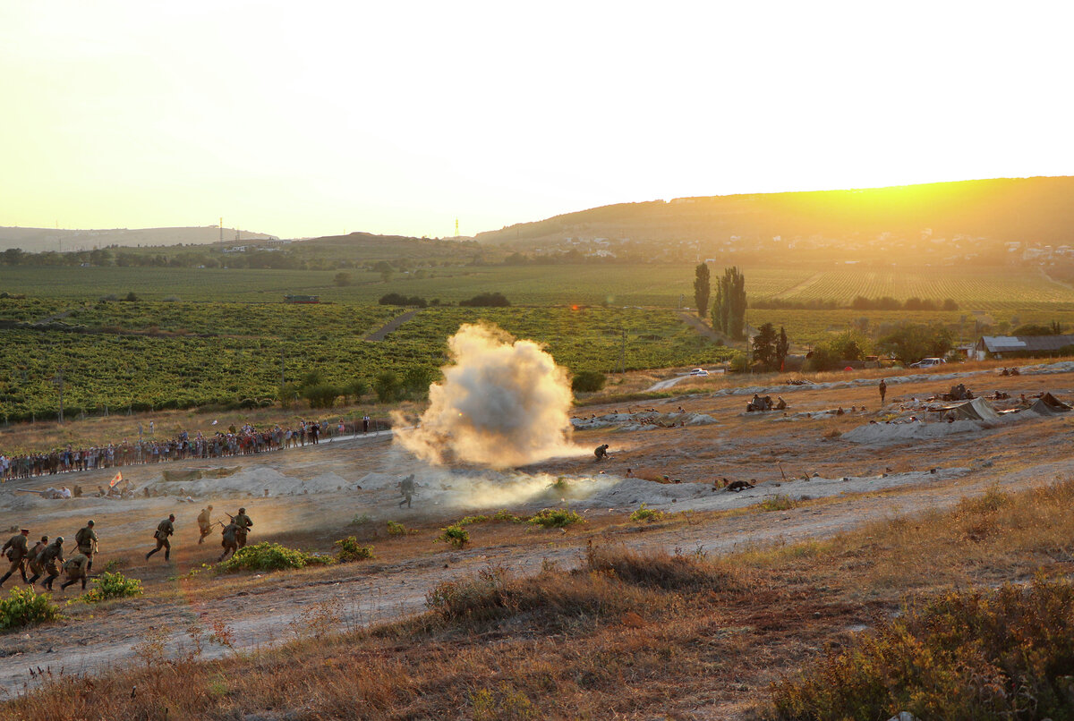 Реконструкция боя на Крымском военно-историческом фестивале // Туристический портал Республики Крым, Светлана Мальцева 