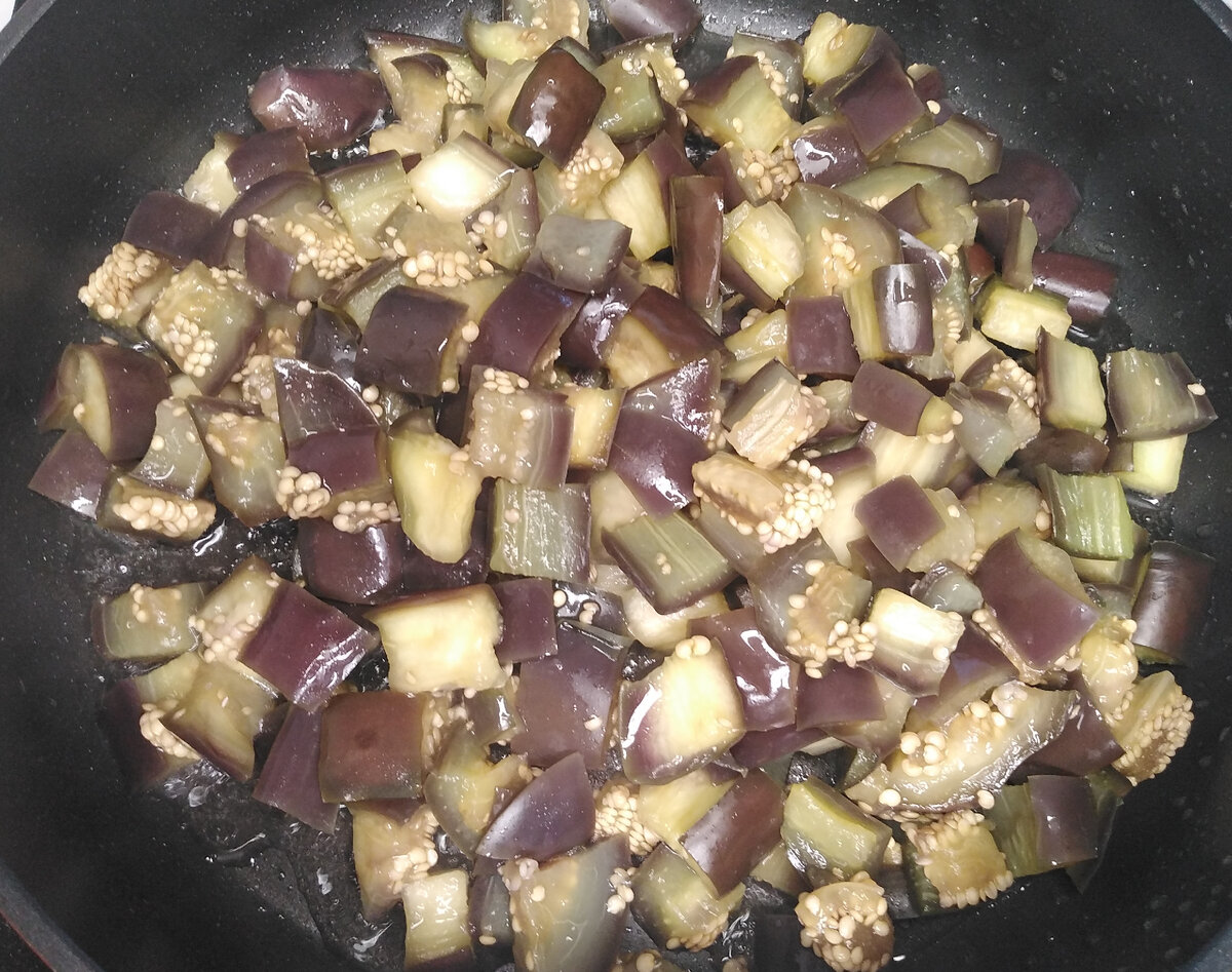 Салат из баклажанов с грибами под майонезом – бесподобный вкус