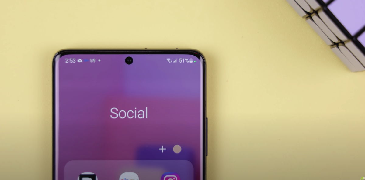 зеленая точка обозначающая работу микрофона