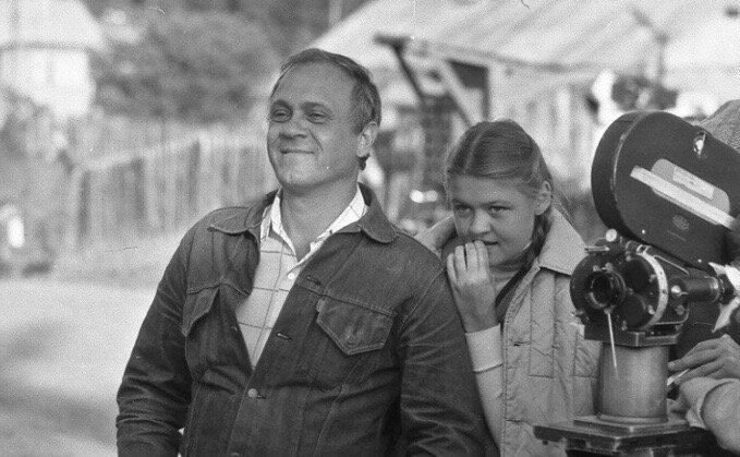 Кадры со съемочной площадки фильма. Режисер фильма Владимир Меньшов и его дочь Юлия. 
