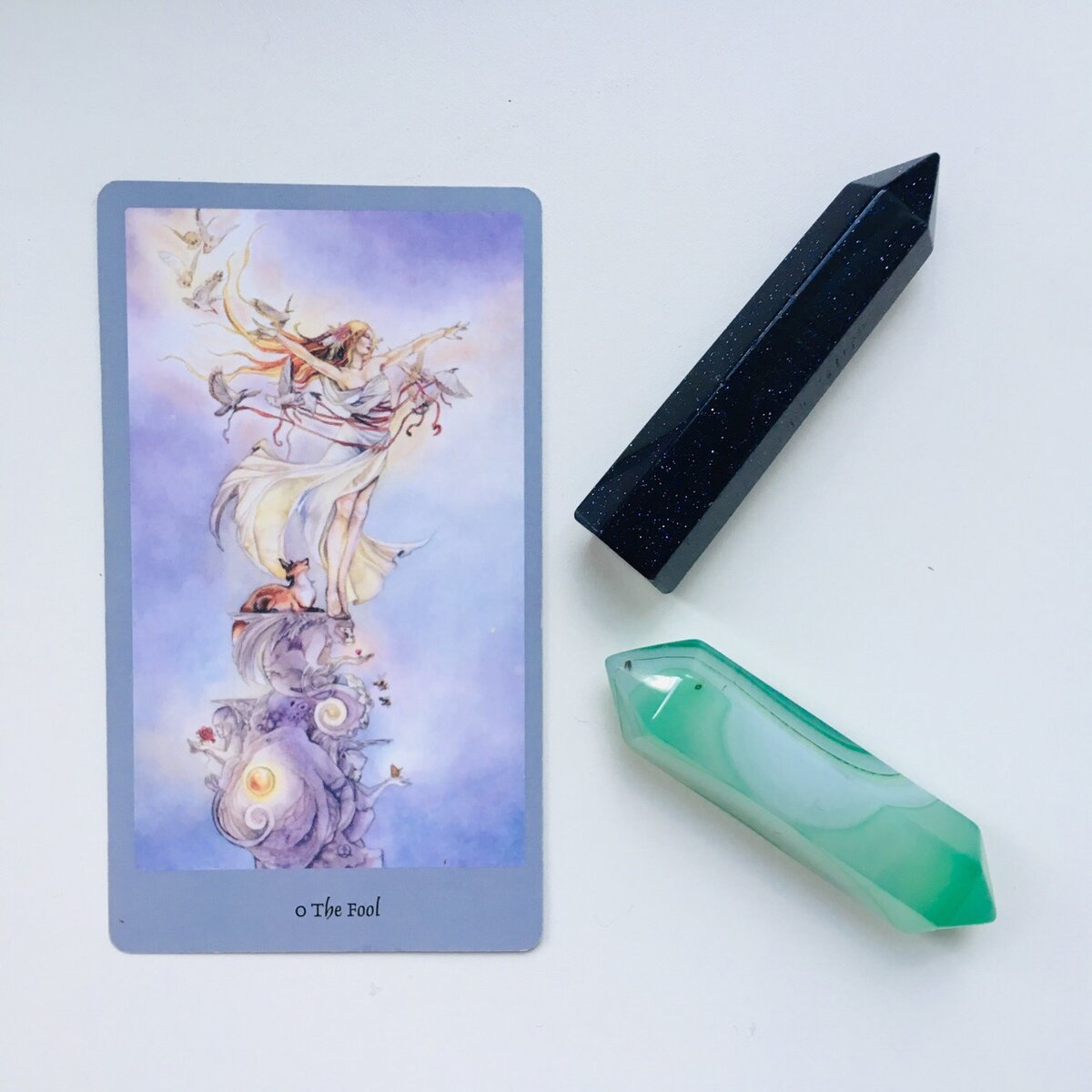 Одна из моих любимых колод оракульного типа - Таро Долины Миражей (фото автора)