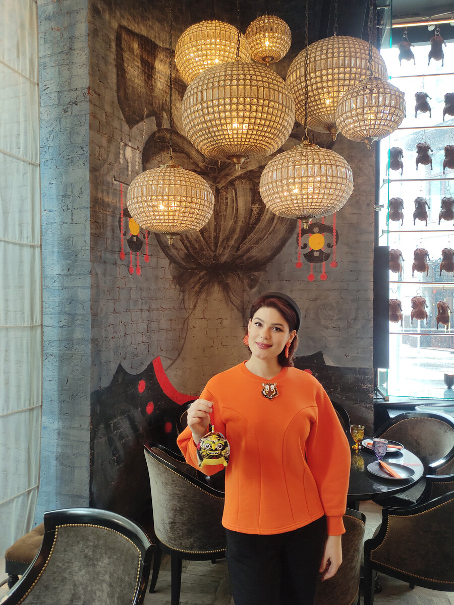 С вами Дизайнер и Блогер Яна Левашова. Всем желаю стильных образов и высоких доходов!