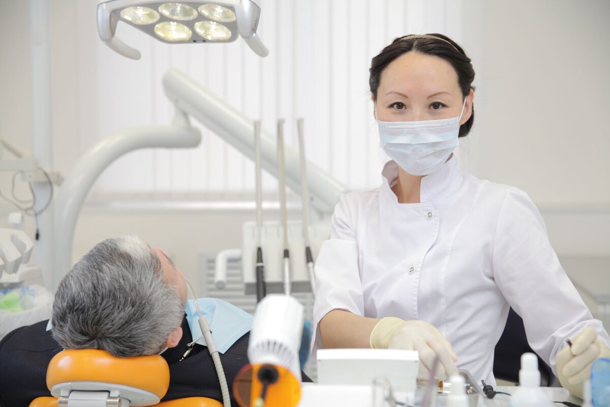 Китайские стоматологи прельстивы и любовны. Особенно если им нет альтернативы.