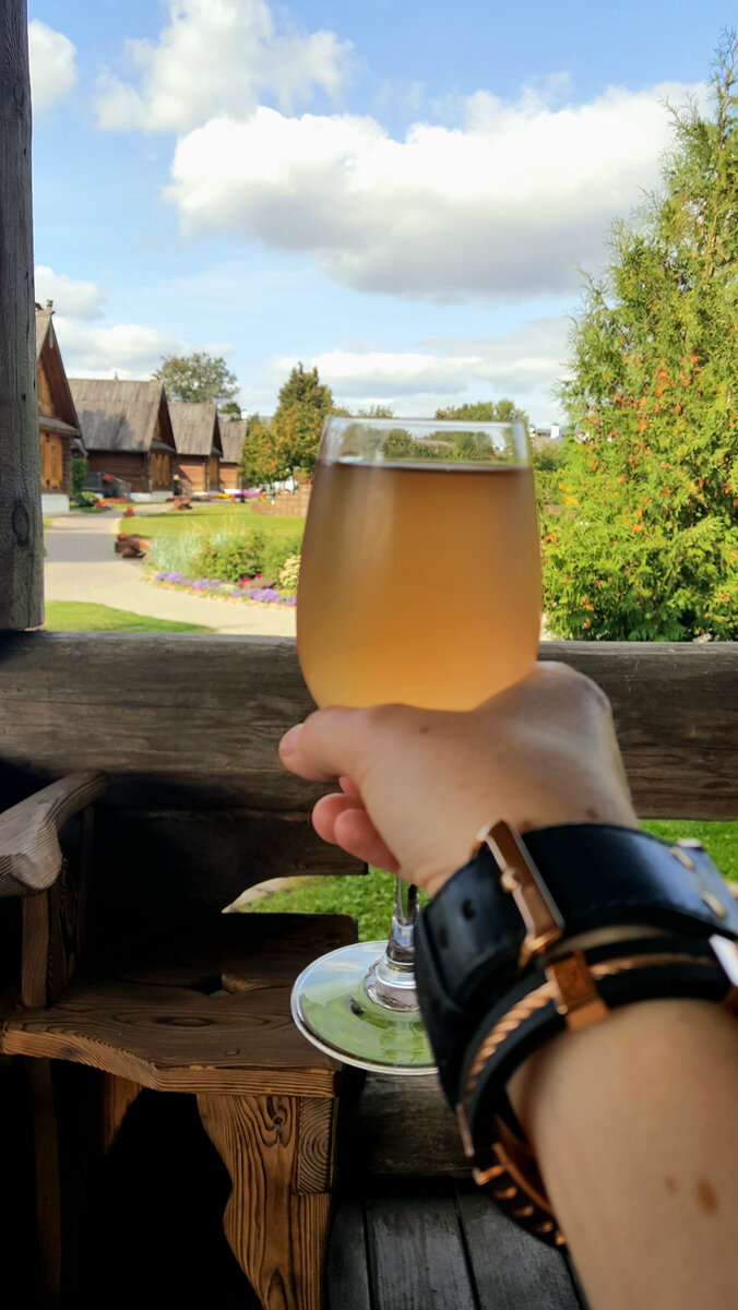 Медовуха безалкогольная, малиновая.