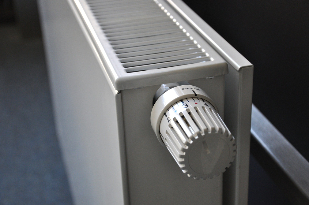 Существуют в основном два типа радиаторов, в зависимости от области использования: • бытовые радиаторы с плоскими трубками;
• полотенцесушители с преимущественно круглыми трубками.