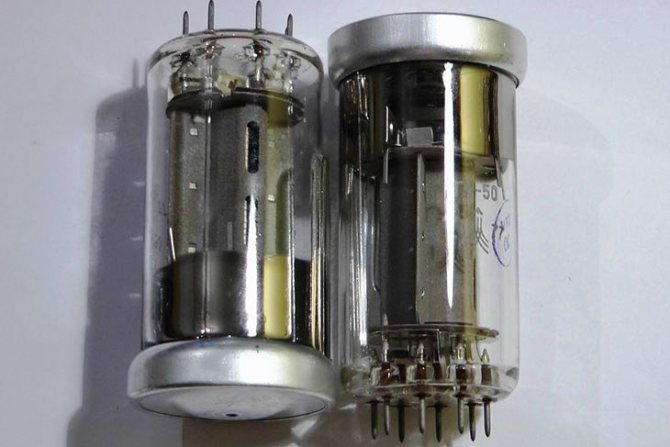 К сожалению, не нашел фотографий с ГИ-42б П3. Вот так выглядят похожие радиолампы.