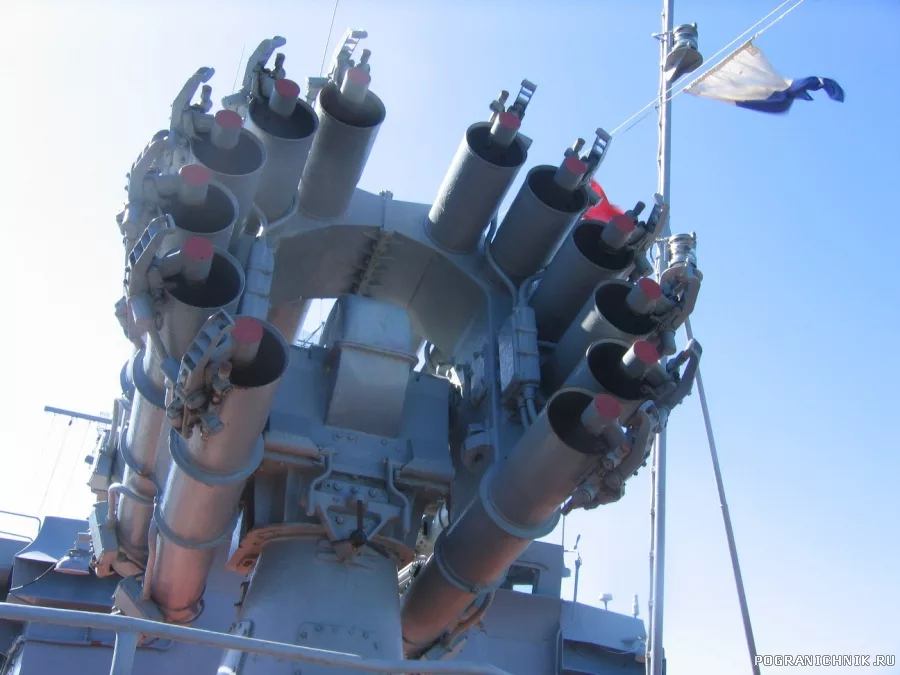 реактивный бомбомет рбу-6000. рбу-6000 смерч-2. рбу-6000 смерч-3. глубинная бомба рбу-6000. реактивный бомбомет рбу-6000.