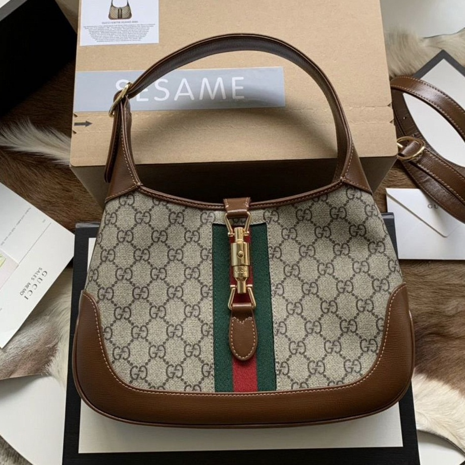 Gucci Basket Top Handle Bag (33,685 MXN) ❤ liked on Polyvore