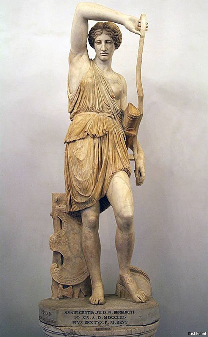 Статуя амазонки.