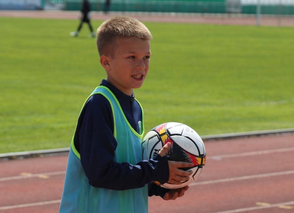 Футбол орел