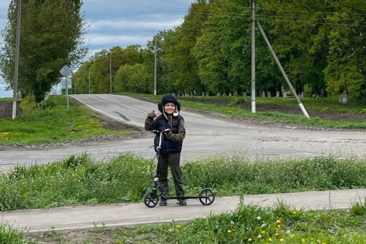 Лешка мальчик лет десяти очень ждал заветного