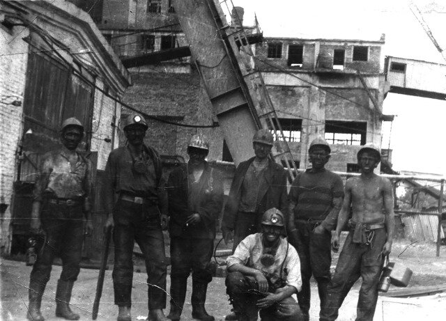 Город антрацит стих. Рассказ антрацит 11. Доклад о полезном ископаемом 3 класс окружающий мир каменный уголь. Разновидности угля. Рассказ антрацит 11.