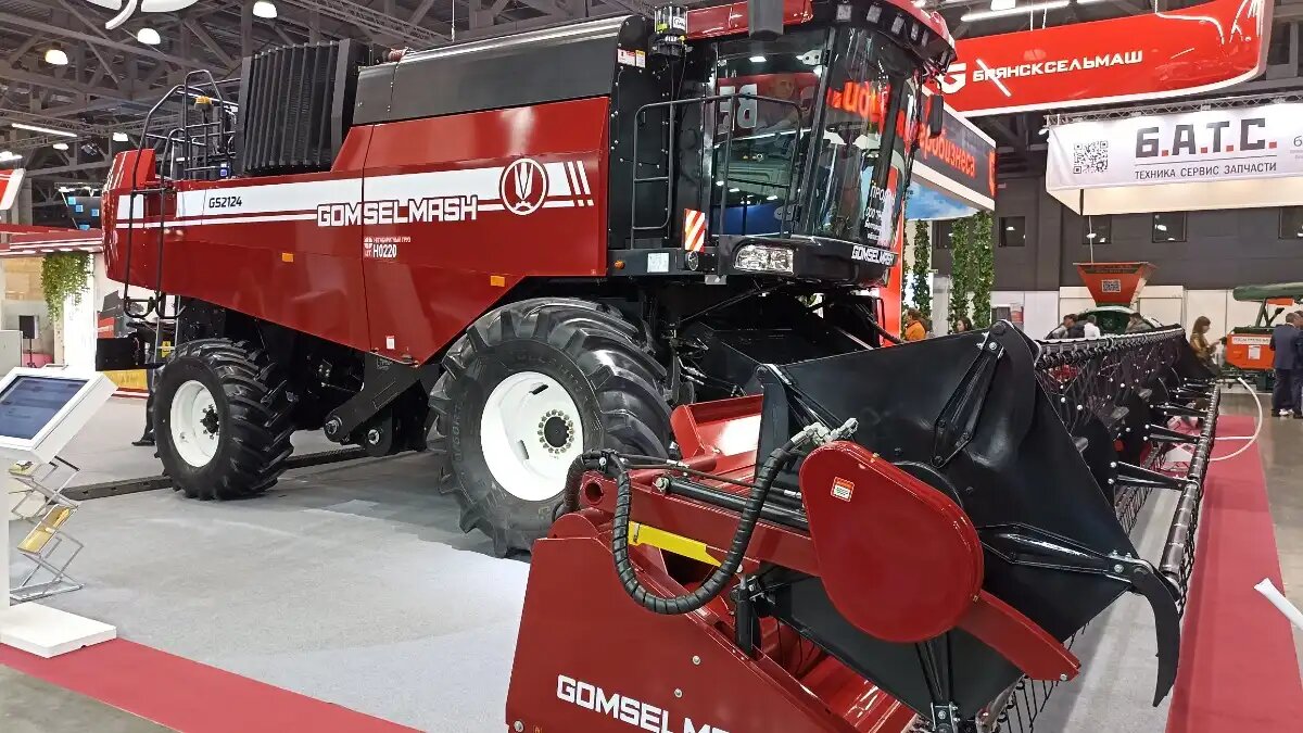 Фото: glavpahar.ru Прогрессивный комбайн премиум-класса GOMSELMASH GS2124
