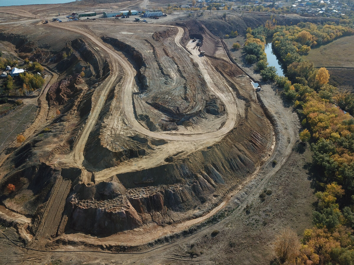 Самое начало рекультивации отвала у реки Таналык