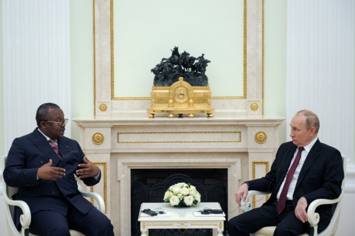    Президент Гвинеи-Бисау попросил у Путина поставить фрегаты и вертолет