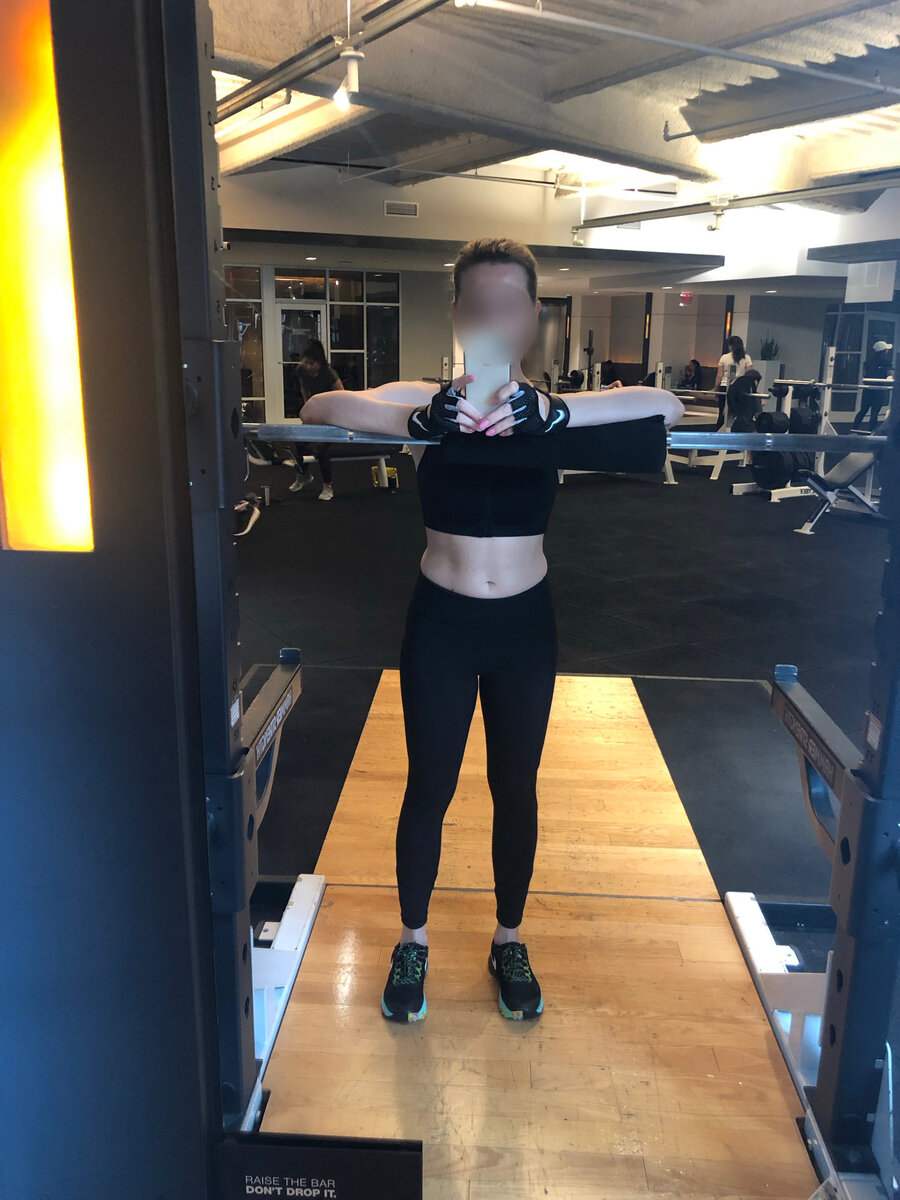 Раньше я ходила в зал, сейчас с удовольствием занимаюсь дома