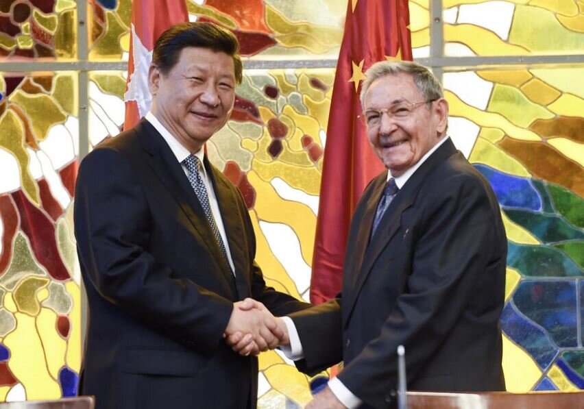 Рауль Кастро и Си Цзиньпин (иллюстрация из открытых источников)