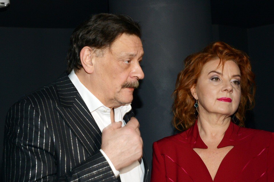     Причиной расторжения контракта стали громкие высказывания и антироссийские настроения актеров  GLOBAL LOOK PRESS