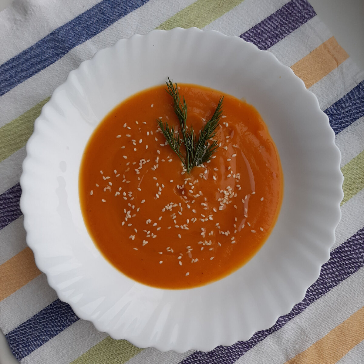 Пряный вегетарианский суп из тыквы