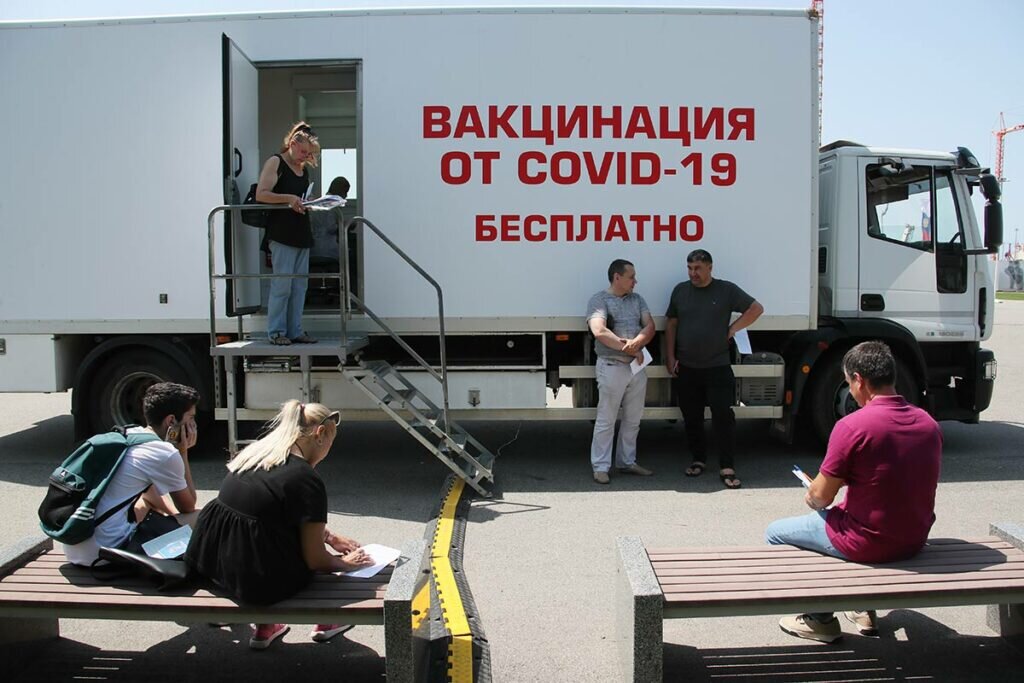 Вакцинация от COVID-19 в Олимпийском парке в Краснодарском крае. Фото: Феоктистов Дмитрий/ТАСС