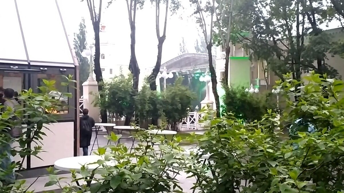 С этой точки я смотрел и слушал концерт Вячеслава Геннадьевича Бутусова 