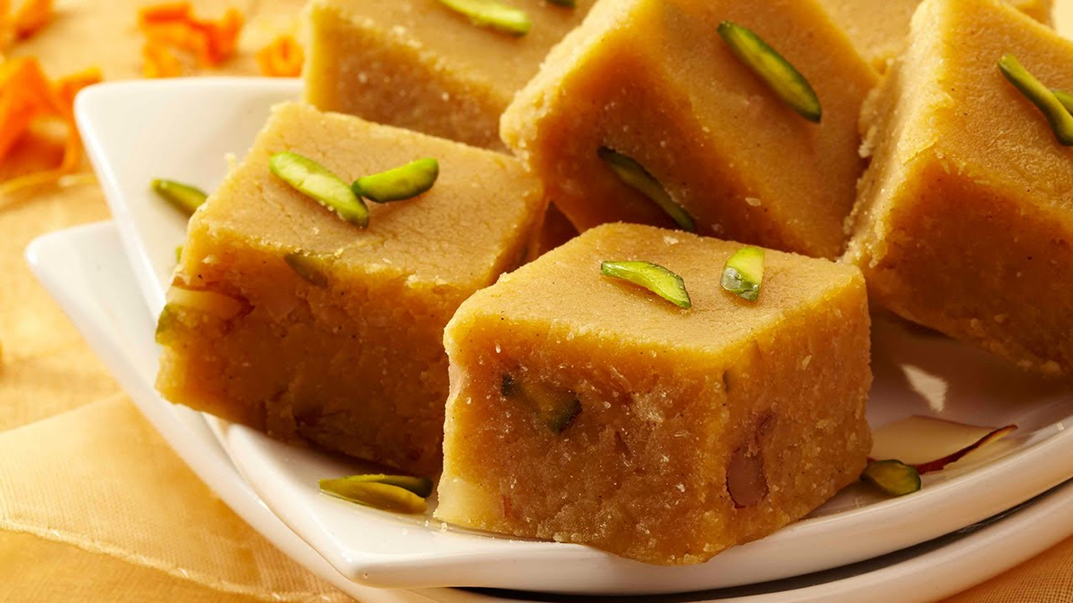 Sweet recipe. Mithai индийские сладости. Индийская сладость бурфи манго. Barfi. Бурфи Шафрановое.