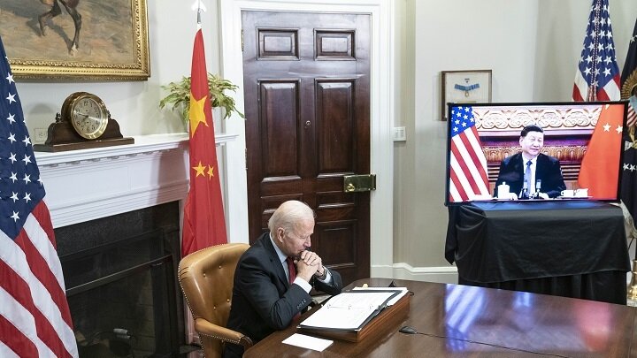 ВИДЕОКОНФЕРЕНЦИЯ МЕЖДУ ДЖО БАЙДЕНОМ И СИ ЦЗИНЬПИНОМ. ФОТО: SARAH SILBIGER - POOL VIA CNP / KEYSTONE PRESS AGENCY / GLOBALLOOKPRESS 