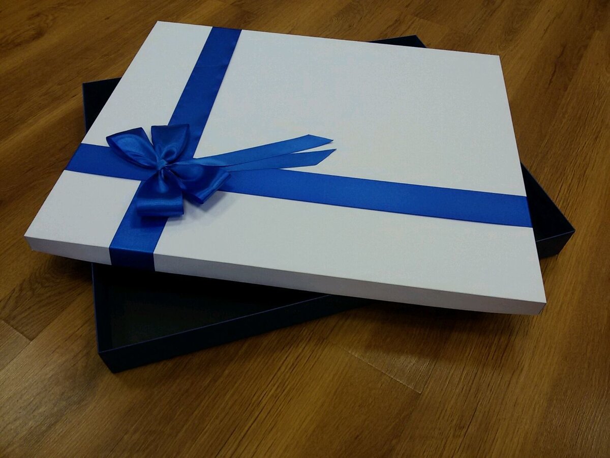 Выбрать подарок для рыбака не так то просто. Но самое главное - правильно его упаковать)